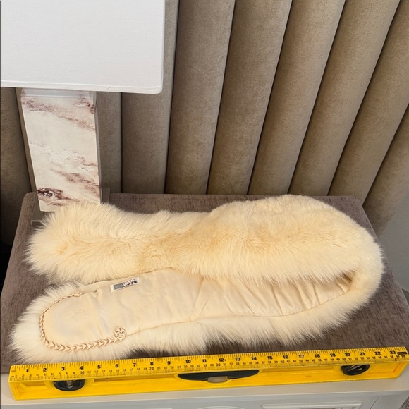 Saga fox fur wrap collar - Picture 9 of 9